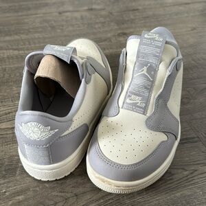 WMNS AIR JORDAN 1 RET SLOW SLIP